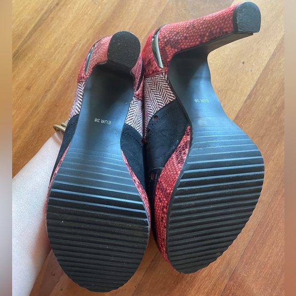 Foolproof by Poetic License ♥️ pumps - Picture 5 of 7